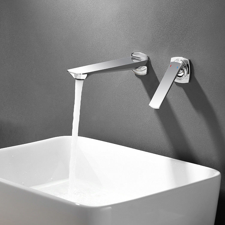 Moderner an der Wand befestigter einzelner Griff-Becken-Messingmischer in Matte Black Chrome Gold Grey