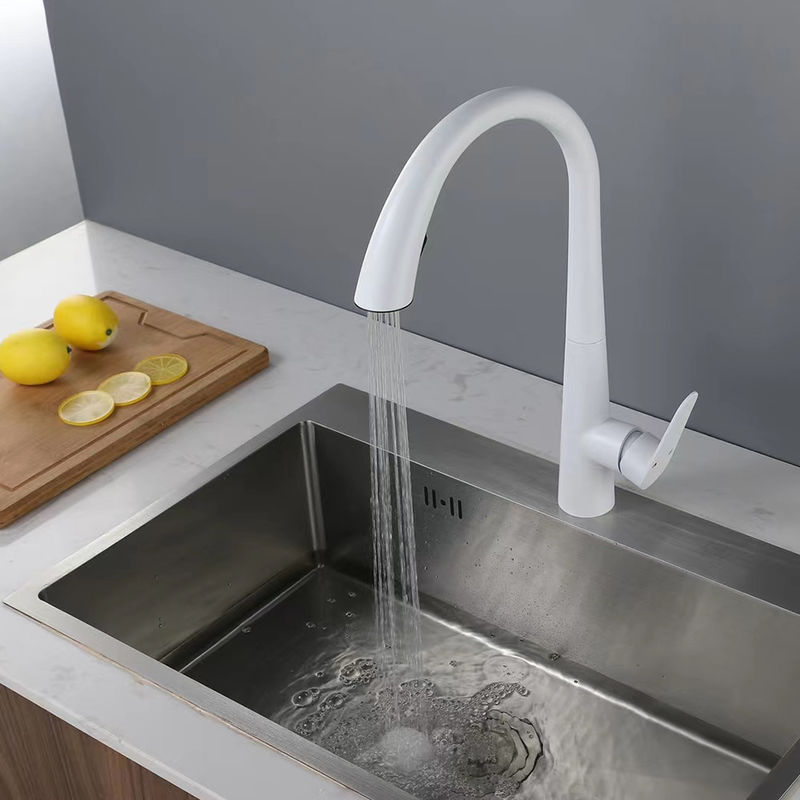Fabrikpreis Beste Qualität 3 Funktionen Weißer Hochbogen Küchenmischer Wasserhahn mit Ausziehspray